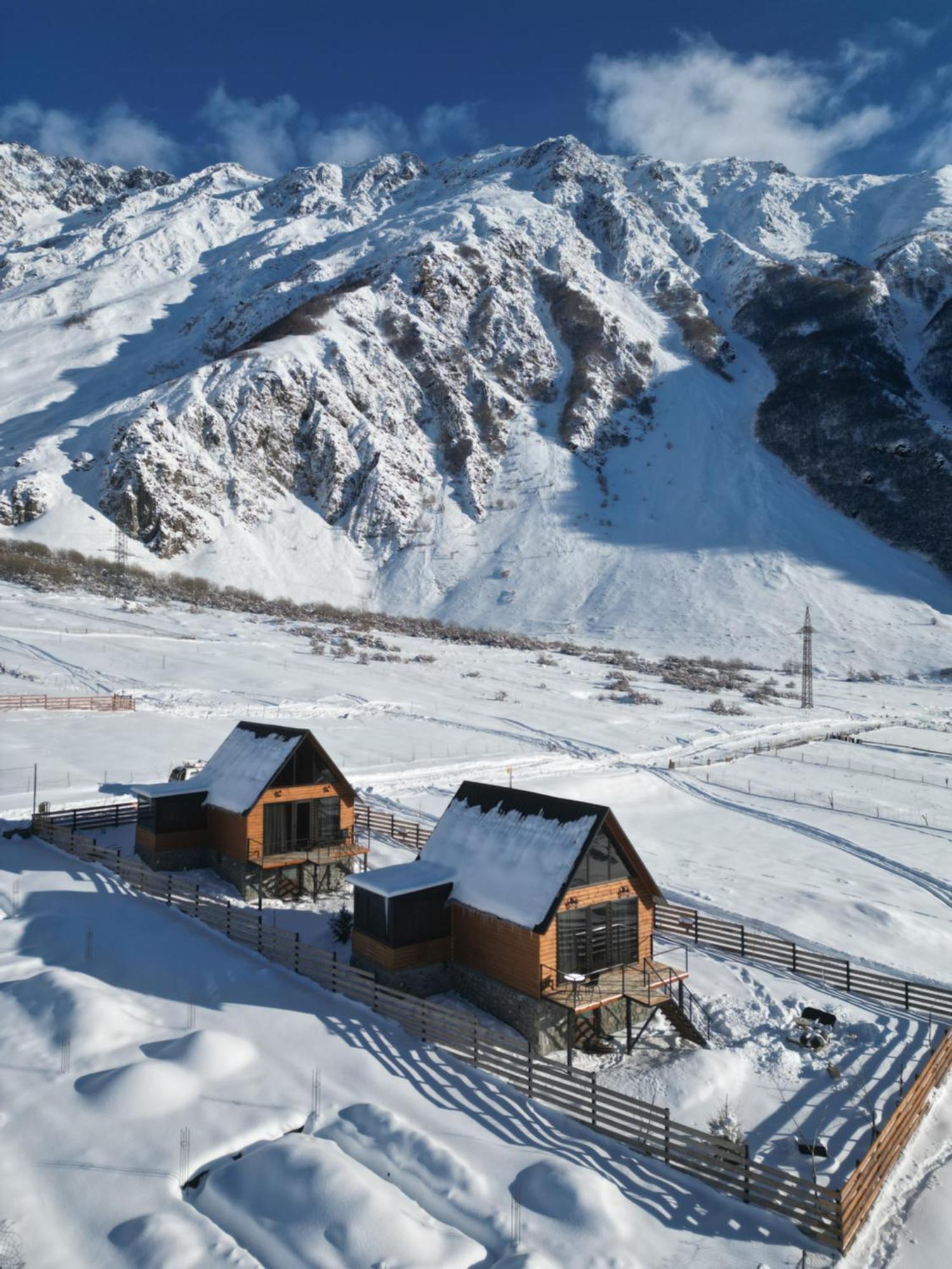 Traveler'S Cottages In Kazbegi Exterior foto