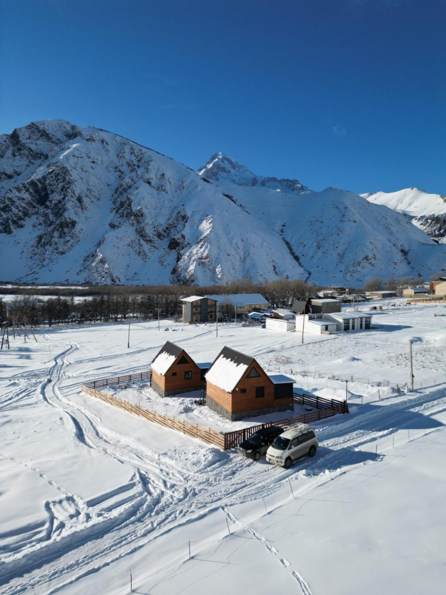 Traveler'S Cottages In Kazbegi Exterior foto