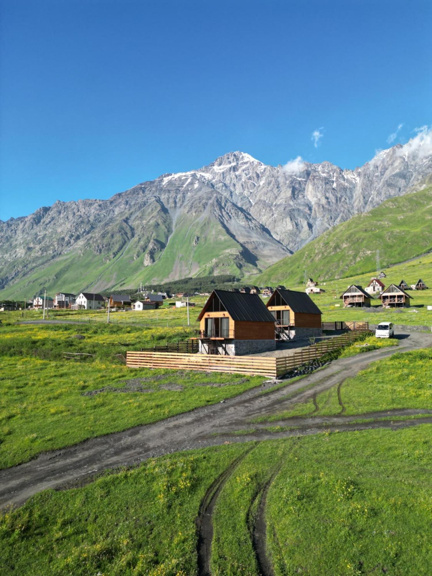 Traveler'S Cottages In Kazbegi Exterior foto