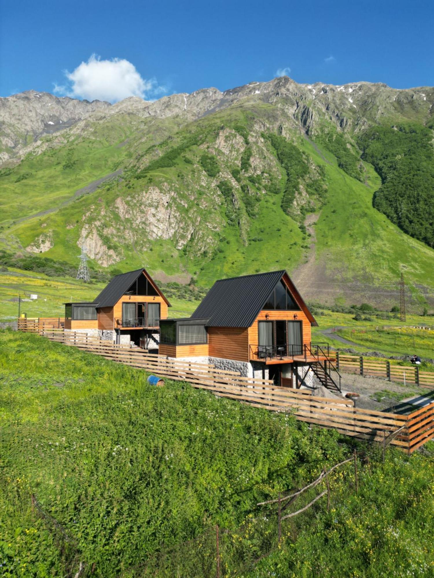 Traveler'S Cottages In Kazbegi Exterior foto